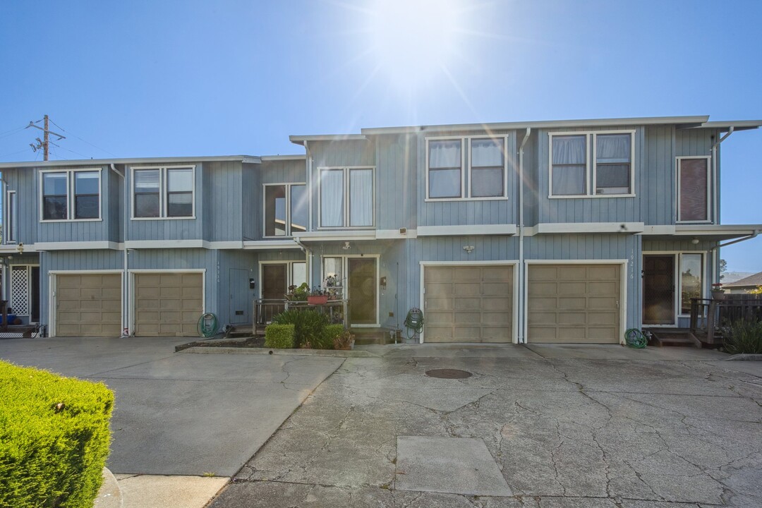 19216 Center St in Castro Valley, CA - Building Photo