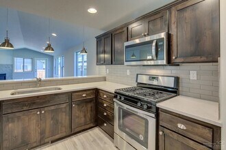 3076 NW Cedar Ave in Redmond, OR - Building Photo - Building Photo