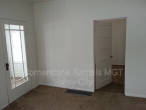 309 College St SE in Valley City, ND - Building Photo - Building Photo