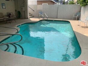 4353 Coldwater Canyon Ave in Los Angeles, CA - Building Photo - Building Photo