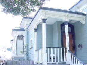 1077 12th St in Oakland, CA - Building Photo - Building Photo