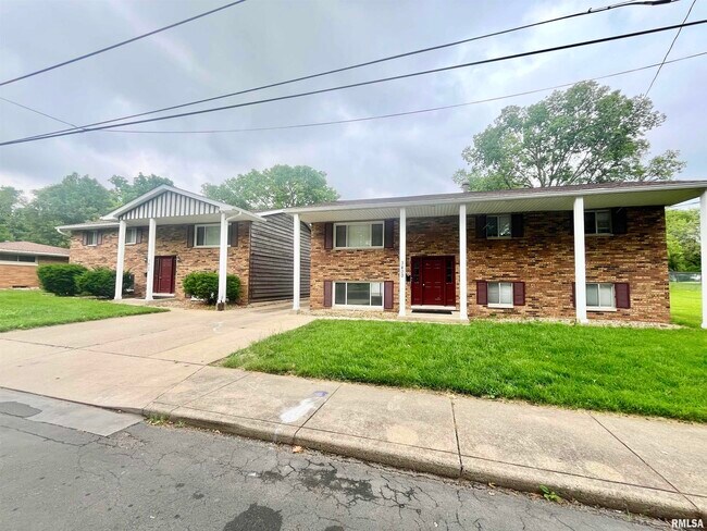 3400 N Missouri Ave in Peoria, IL - Building Photo - Building Photo