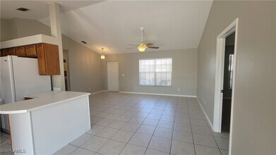 3137 Academy Blvd in Cape Coral, FL - Building Photo - Building Photo