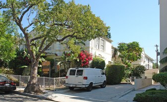 1120-1124 Hacienda Pl Apartments