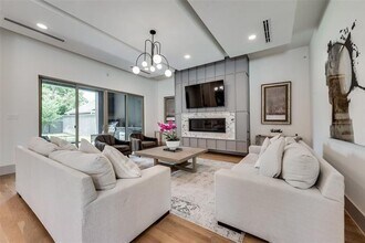 4528 W Amherst Ave in Dallas, TX - Building Photo - Building Photo