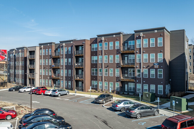 Vanguard in Cincinnati, OH - Foto de edificio - Building Photo