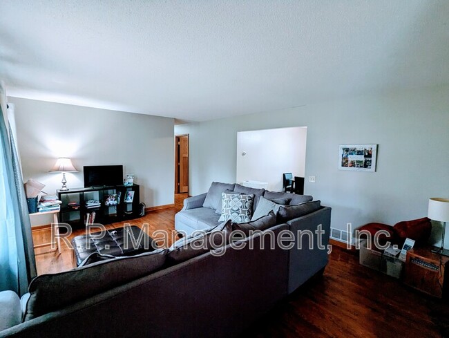 15 103rd Ave NW in Minneapolis, MN - Building Photo - Building Photo