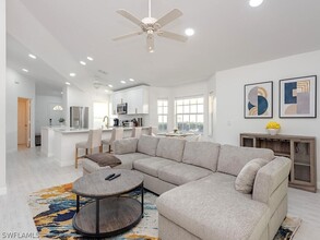 4902 Europa Dr in Naples, FL - Building Photo - Building Photo