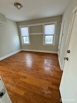 123 University Pl in Irvington, NJ - Building Photo