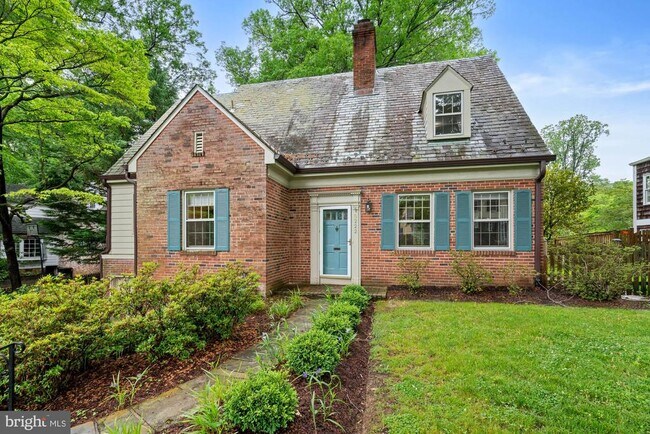 5222 Duvall Dr in Bethesda, MD - Building Photo - Building Photo