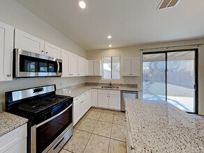 65 W Camino Rio Cebolla in Sahuarita, AZ - Building Photo - Building Photo