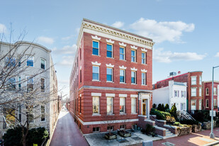 629 Constitution Ave NE Apartments