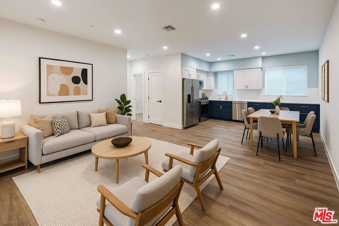 5637 Homeside Ave in Los Angeles, CA - Building Photo