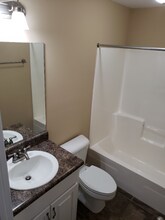 120 Cody Dr in Enterprise, AL - Foto de edificio - Building Photo