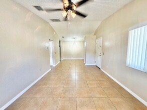 2085 Isle Royal Ct SE in Winter Haven, FL - Building Photo - Building Photo