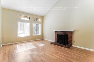 19745 Lull St in Los Angeles, CA - Foto de edificio - Building Photo