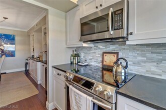 2900 Gulf Shore Blvd N in Naples, FL - Building Photo - Building Photo