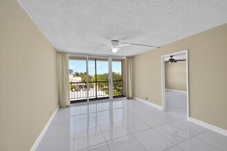 4501 NE 21st Ave in Fort Lauderdale, FL - Foto de edificio - Building Photo