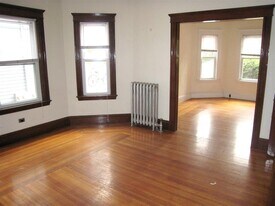 183 College Ave, Unit 1 in Somerville, MA - Building Photo