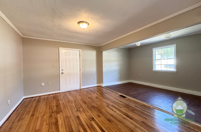 106 Hammond Ave in Greer, SC - Building Photo - Building Photo