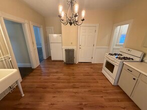 74 Aldie St, Unit 1 in Boston, MA - Foto de edificio - Building Photo