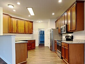 16250 Milhousen Trail in Westfield, IN - Foto de edificio - Building Photo