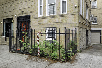 29 Marble Hill Ave in Bronx, NY - Building Photo - Building Photo