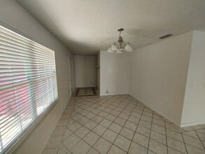 16840 SE 52nd Pl in Ocklawaha, FL - Building Photo - Building Photo