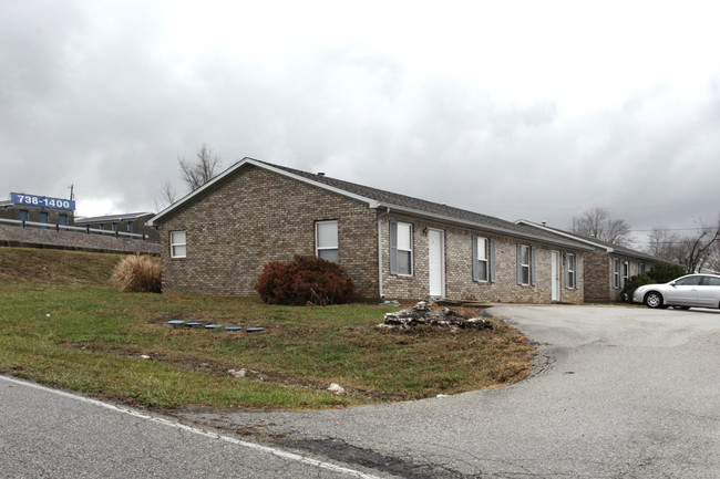 1975 Allison Ln in Corydon, IN - Building Photo - Building Photo