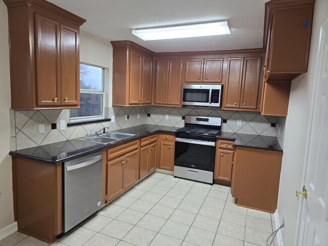 707 Mockingbird St in Navasota, TX - Building Photo - Building Photo
