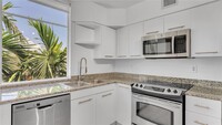 1532 Drexel Ave, Unit 300 in Miami Beach, FL - Building Photo - Building Photo