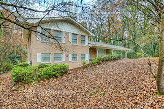 2819 Collier Dr NW in Atlanta, GA - Building Photo - Building Photo