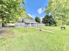 4410 Jackson St in Santa Fe, TX - Building Photo