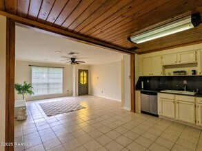 410 Guidry Rd in Lafayette, LA - Building Photo - Building Photo