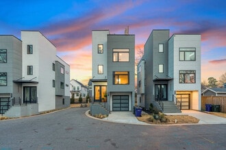 227 Woodsborough Pl in Raleigh, NC - Foto de edificio - Building Photo