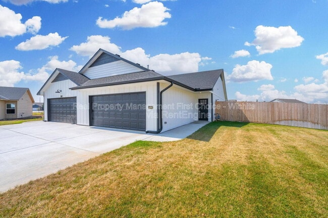 3421 W 45th St S in Wichita, KS - Building Photo - Building Photo