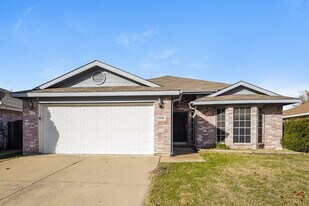 2638 Brea Canyon Rd in Fort Worth, TX - Building Photo