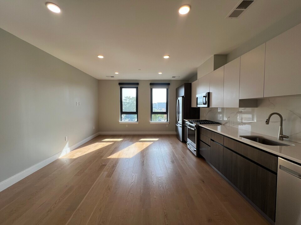 8 Central St, Unit 209 in Somerville, MA - Foto de edificio
