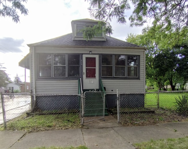 216 Goodell St