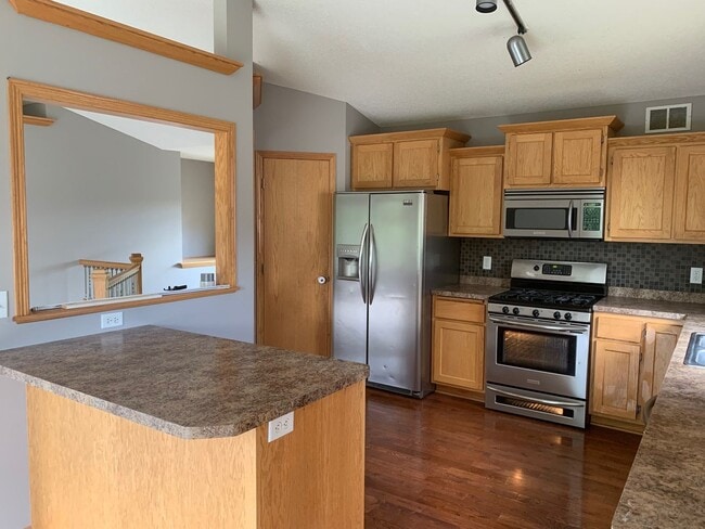 1064 161st Ln NW in Andover, MN - Building Photo - Building Photo