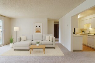 Lakeside Apartments in Mountlake Terrace, WA - Building Photo