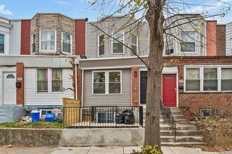 2553 S Dewey St in Philadelphia, PA - Building Photo - Building Photo