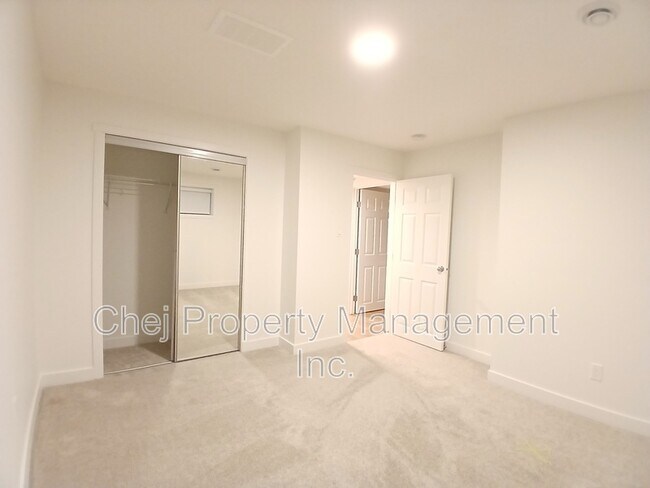 5098 River’s Edge Wy NW in Edmonton, AB - Building Photo - Building Photo
