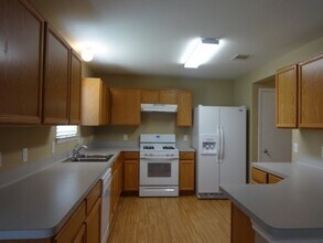 6703 Providence View Ln in Houston, TX - Foto de edificio - Building Photo