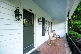5450 E Mountain St in Stone Mountain, GA - Building Photo - Building Photo