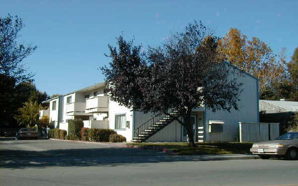 355 N Adams St in Dixon, CA - Building Photo - Building Photo