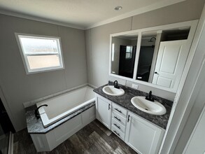 324 Patriot Ln in Collinston, LA - Foto de edificio - Building Photo