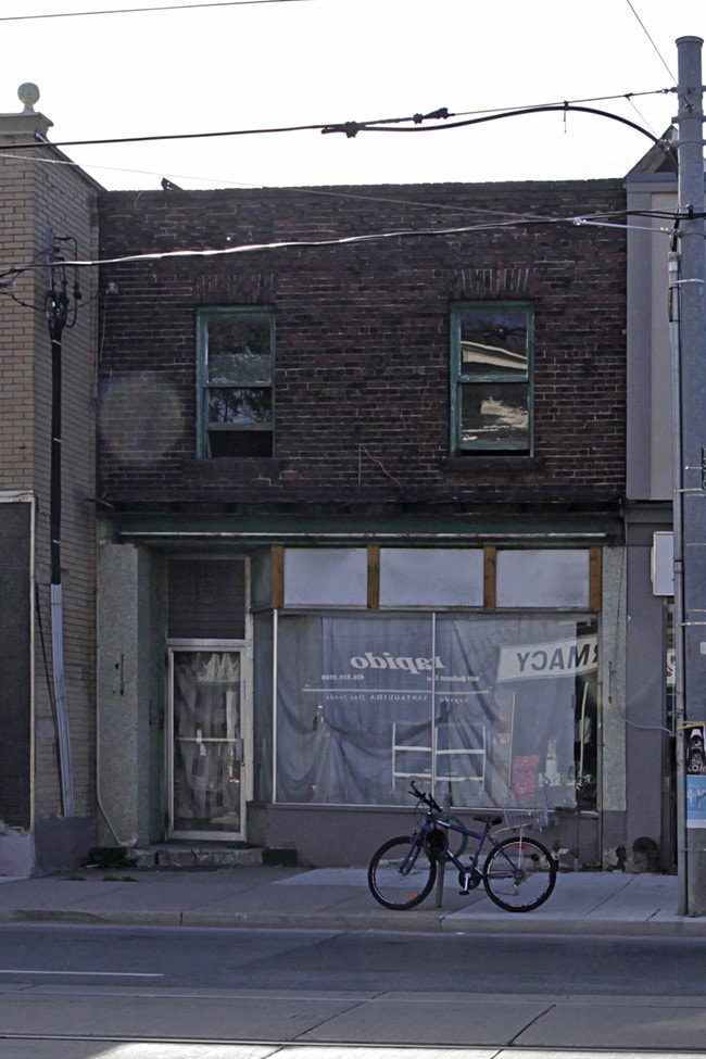 1096 Bathurst St