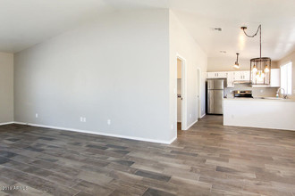 7638 W Mescal St in Peoria, AZ - Building Photo - Building Photo