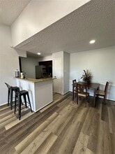 10101 S Gessner Rd in Houston, TX - Building Photo - Building Photo